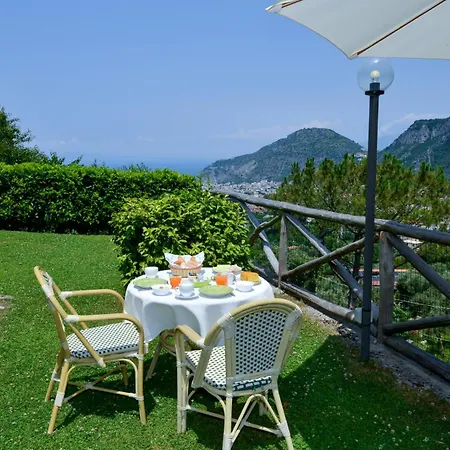 Bed & Breakfast Villevieille 3*
