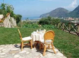 Bed & Breakfast Villevieille 3*